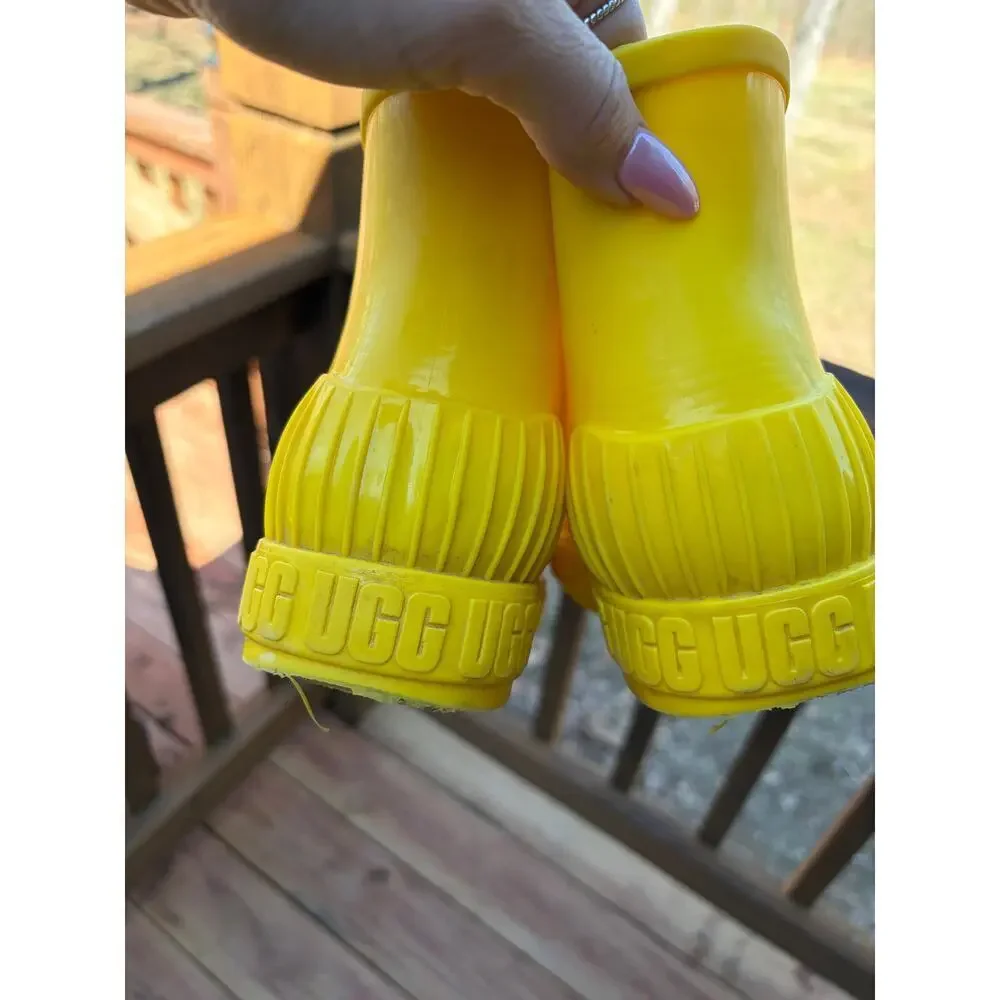 UGG Drizlita Yellow Rubber Rain Boots Waterproof Ankle Boots Kids Size 5